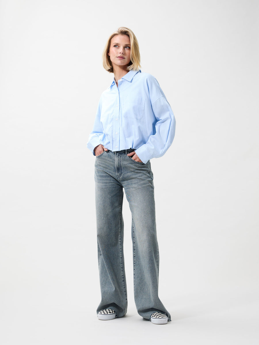 Tuck In Blouse van Catwalk Junkie, kleur Chambray Blue