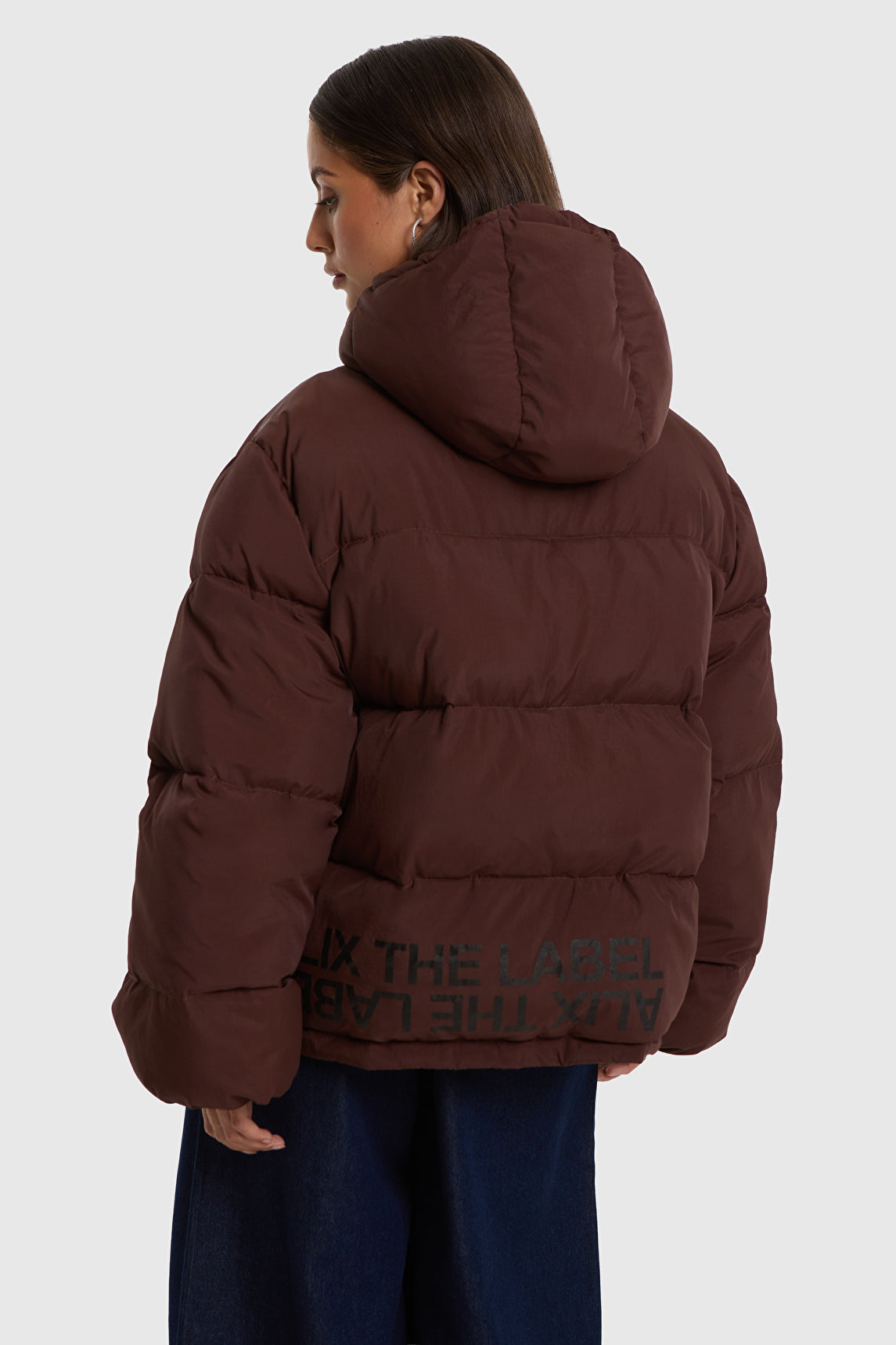 Ladies Woven Puffer Coat van ALIX The Label, kleur Warm Brown