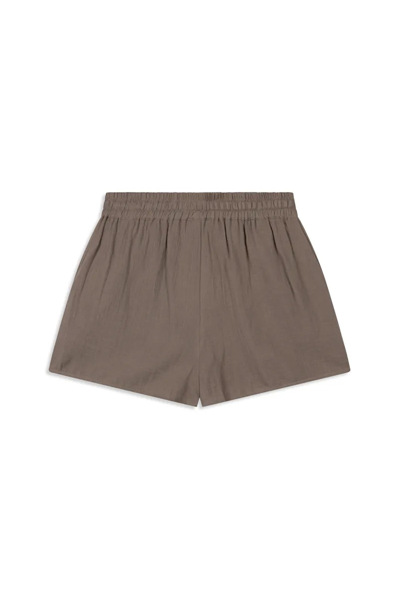 Crinkle Shorts van ALIX The Label, kleur Taupe