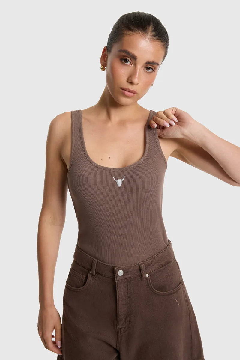 Ladies Knitted Tank Top van ALIX The Label, kleur Brown