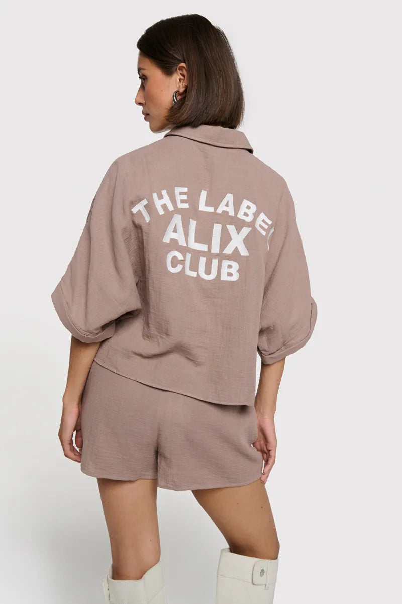 Oversized Crinkle Blouse van ALIX The Label, kleur Taupe