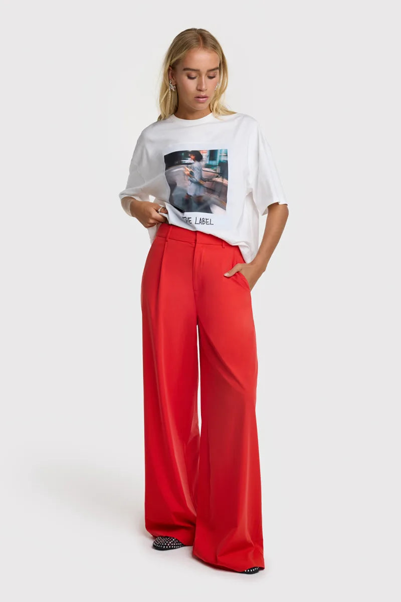 Pleat Pants van ALIX The Label, kleur Red