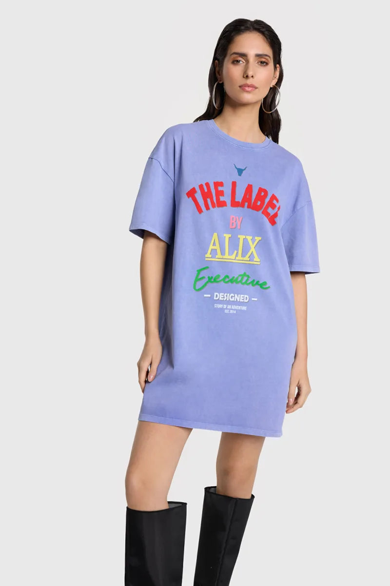 The Label T-Shirt Dress van ALIX The Label, kleur Lavender