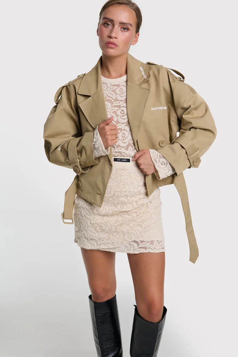 Trench Coat van ALIX The Label, kleur Camel