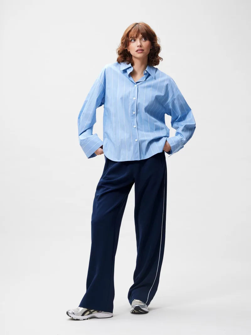 Double Placket Blouse van Catwalk Junkie, kleur Riviera
