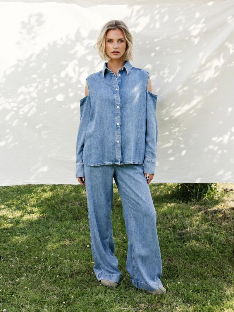 Open Shoulder Denim Blouse van Catwalk Junkie, kleur Blue