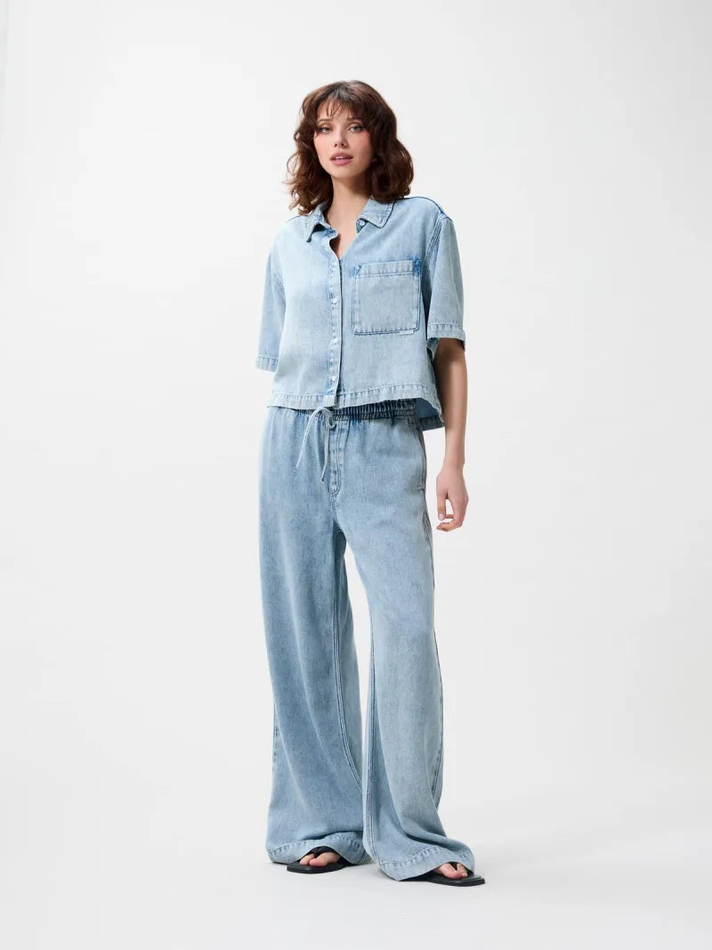 Short Sleeve Denim Blouse van Catwalk Junkie, kleur Light Blue