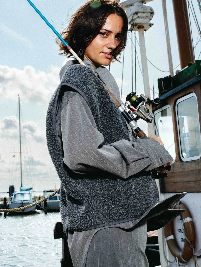Teddy Bodywarmer van Catwalk Junkie, kleur Carbon