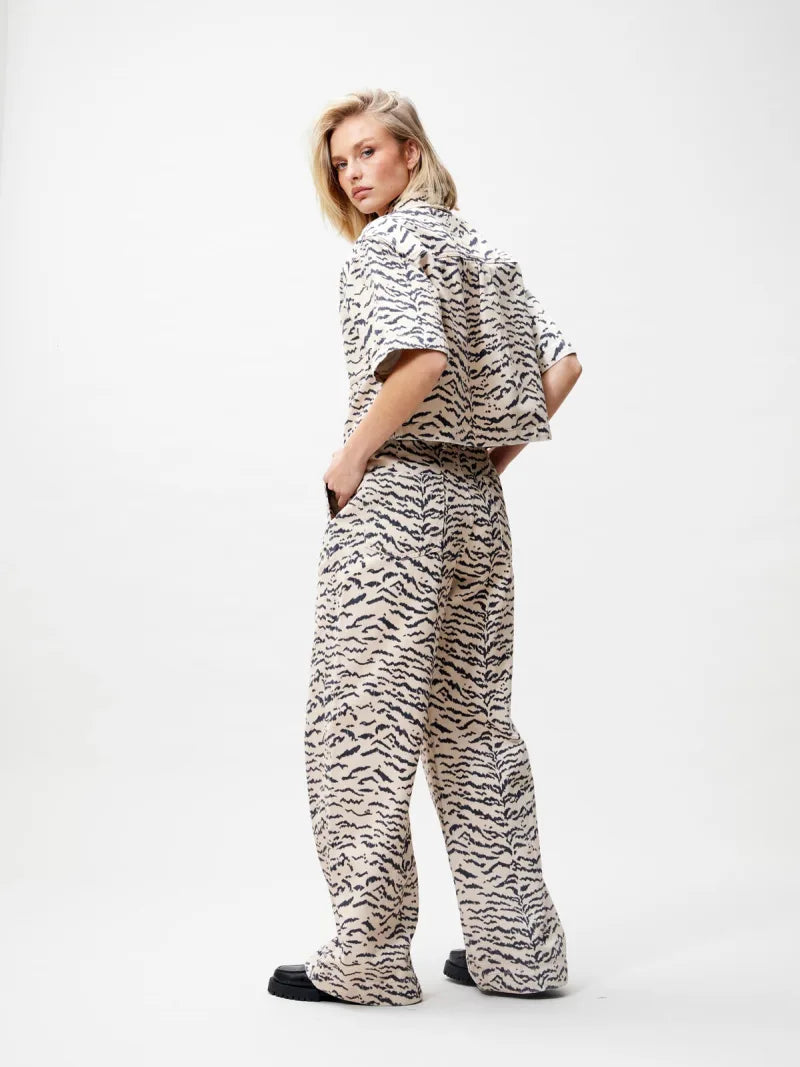 Tiger Denim Blouse van Catwalk Junkie, kleur Incense