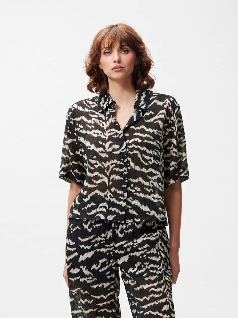 Tiger Short Sleeve Blouse van Catwalk Junkie, kleur Black
