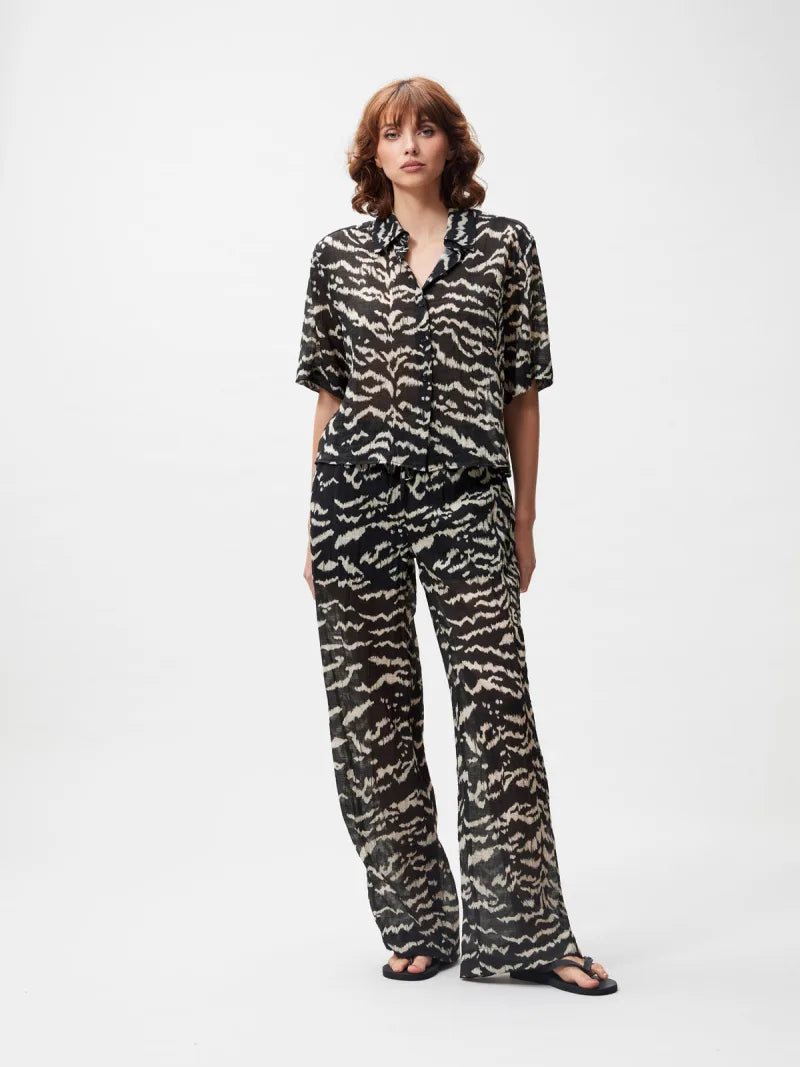Tiger Short Sleeve Blouse van Catwalk Junkie, kleur Black