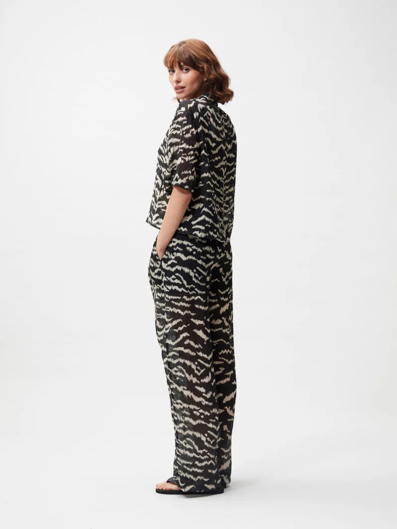Tiger Short Sleeve Blouse van Catwalk Junkie, kleur Black