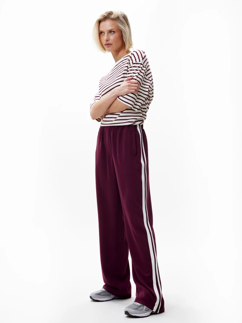 Tracksuit Trousers van Catwalk Junkie, kleur Winetasting