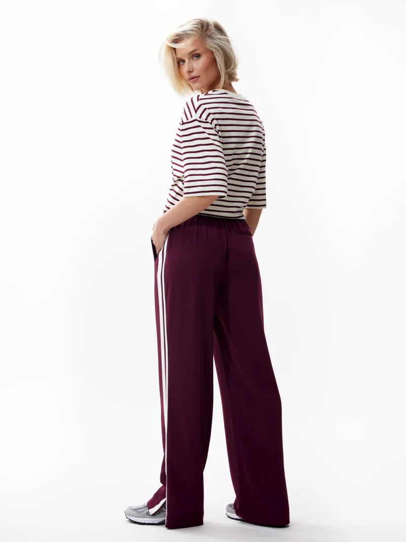 Tracksuit Trousers van Catwalk Junkie, kleur Winetasting
