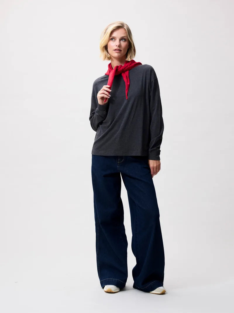 Triangle Scarf van Catwalk Junkie, kleur Ribbon Red