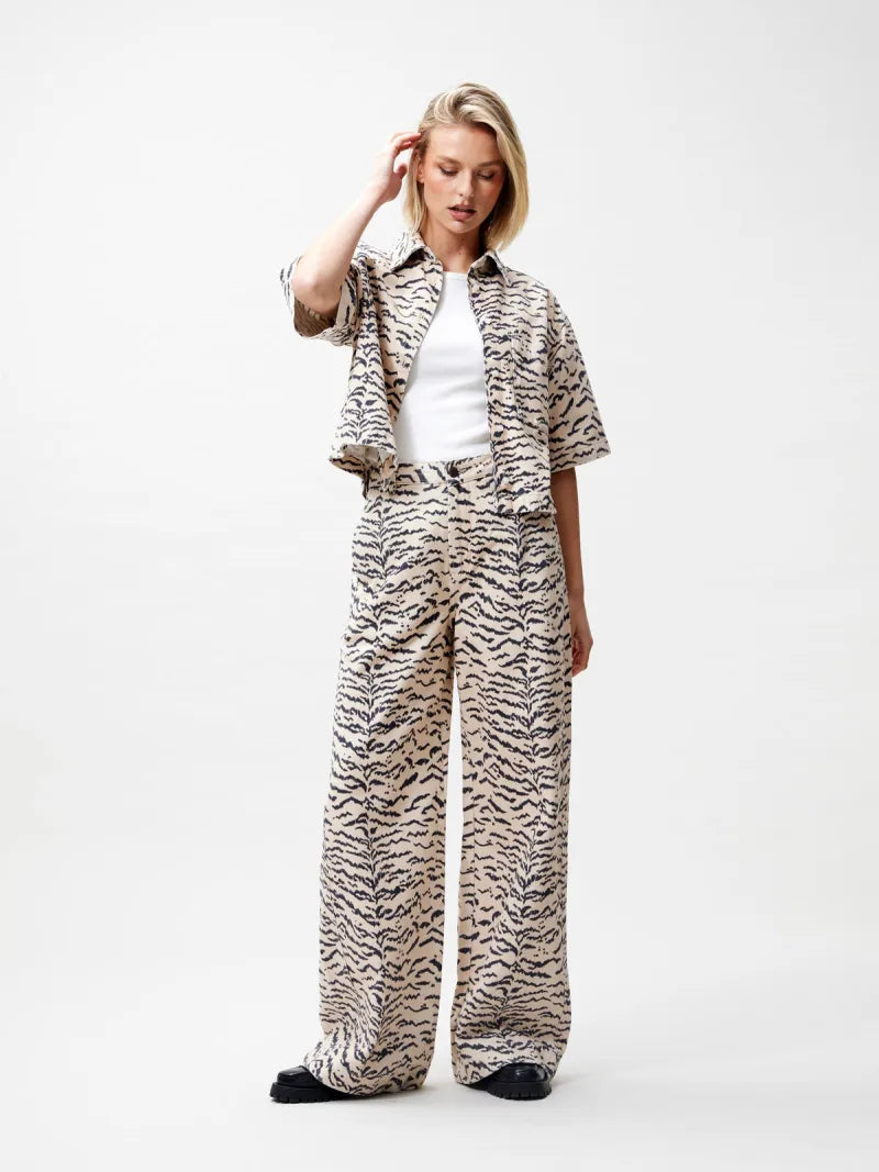 Wide Leg Tiger Jeans van Catwalk Junkie, kleur Incense
