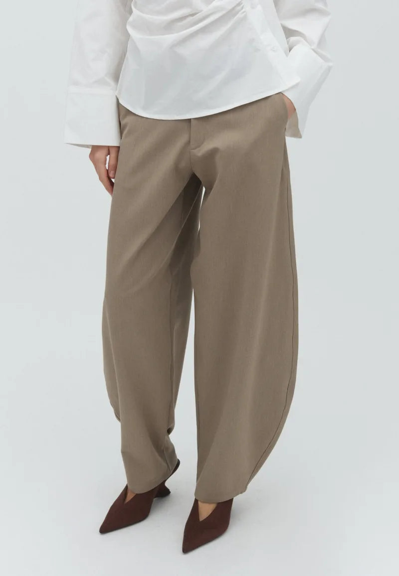 Silira-M Pant van MbyM, kleur Timber Wolf Mel