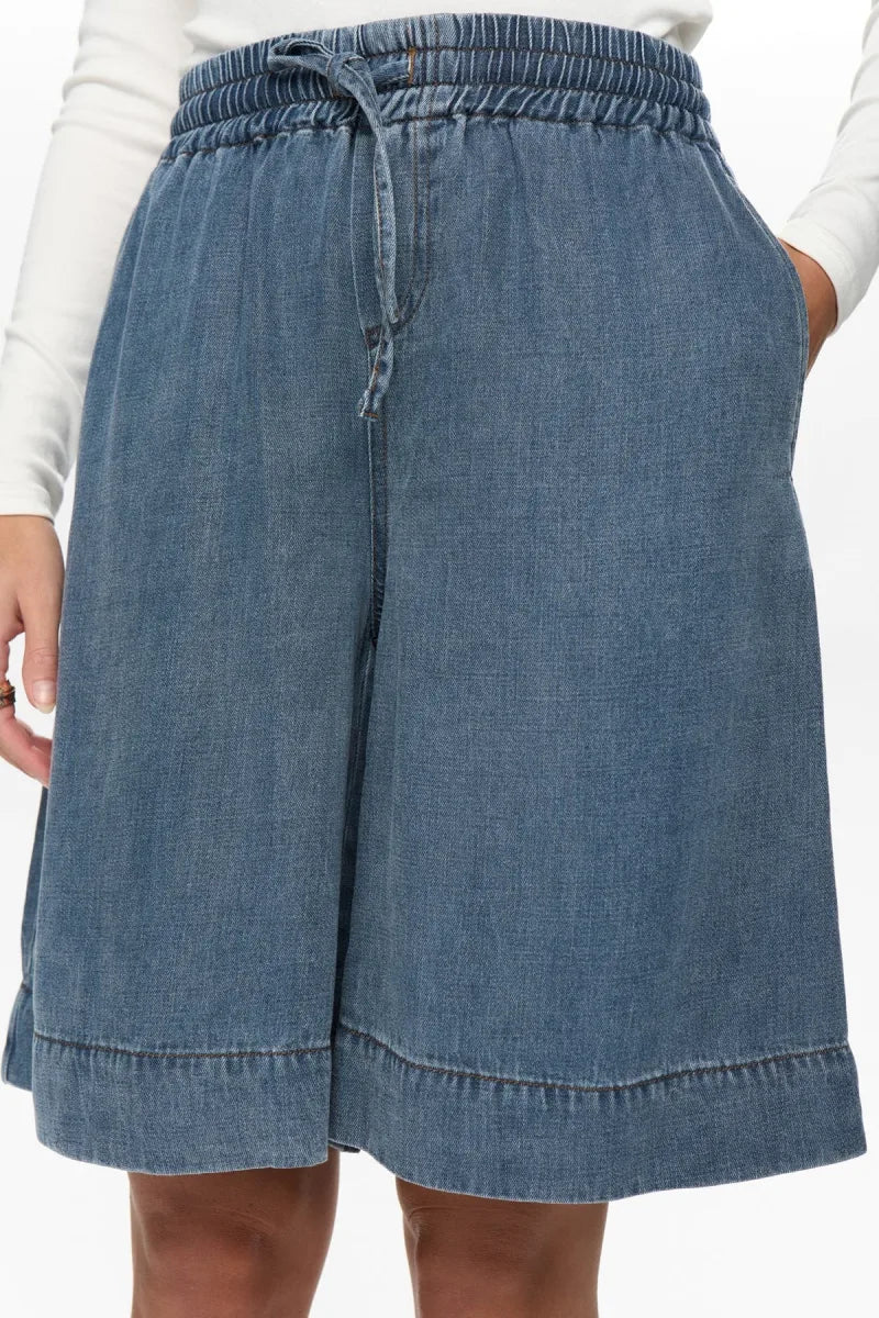 Nuelida Shorts van Nümph, kleur Snow Washed Denim