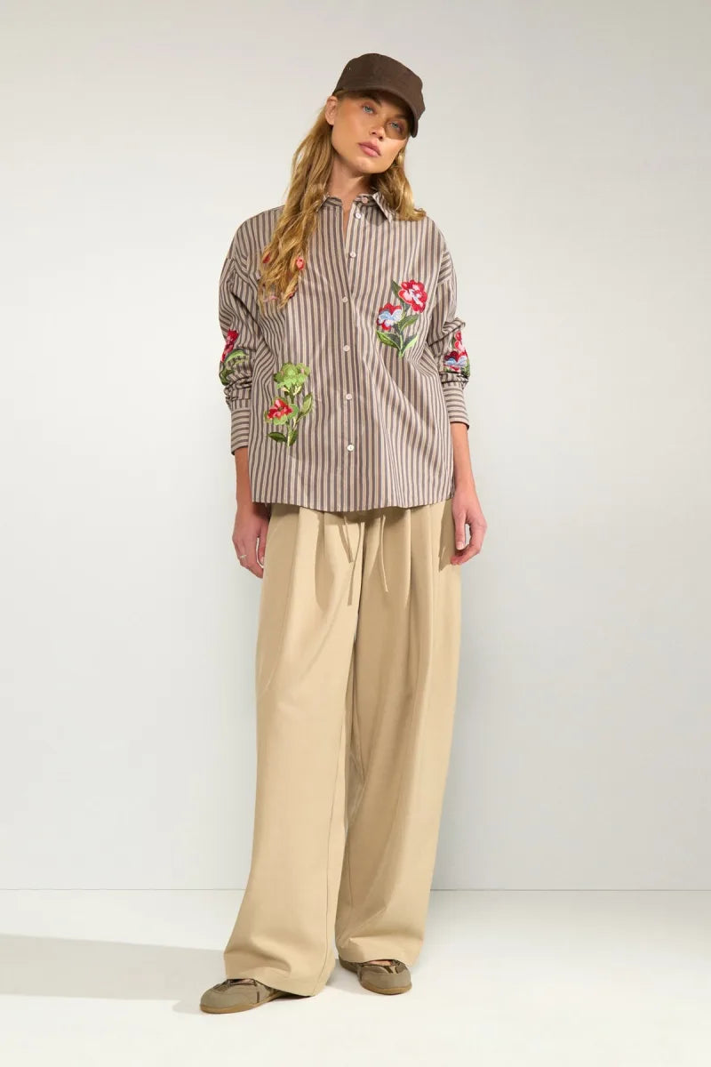 Nukacey Embroidery Shirt van Nümph, kleur Deep Taupe