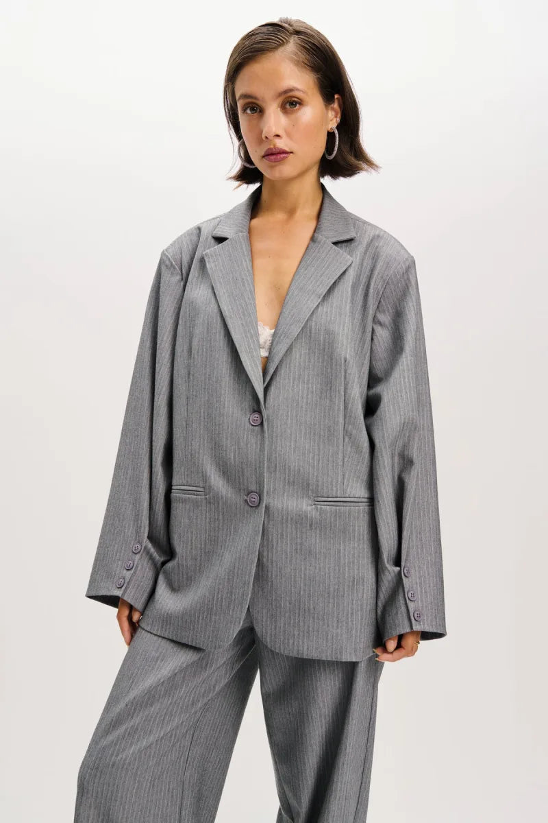 Oversized Blazer Mikky van Refined Department, kleur Light Grey