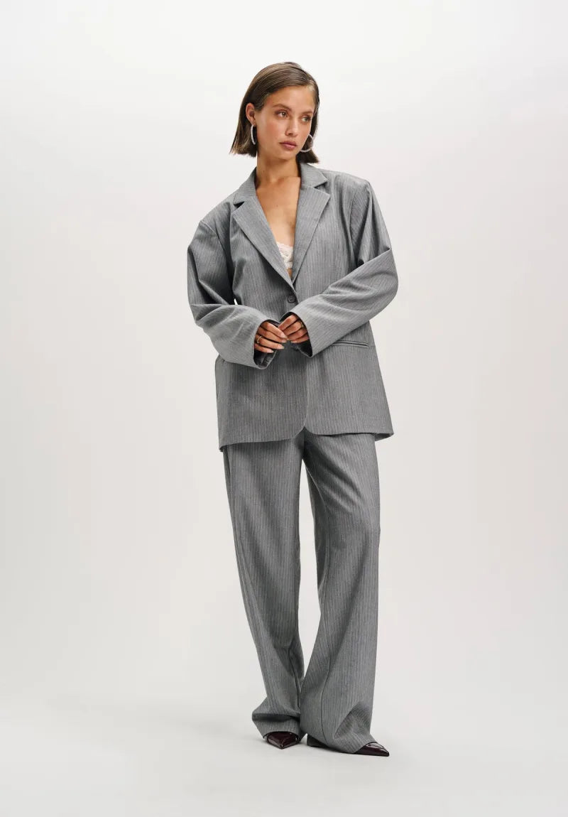 Oversized Blazer Mikky van Refined Department, kleur Light Grey