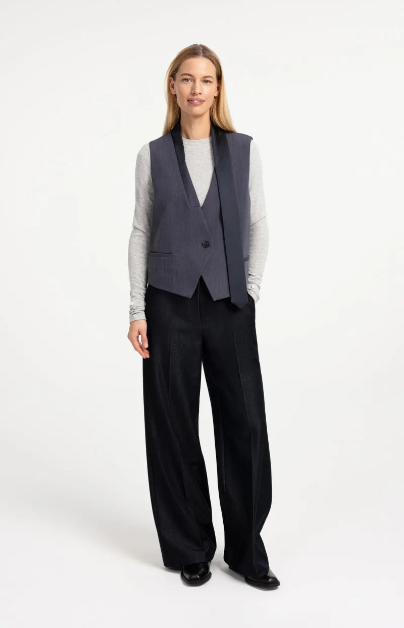 Geweven Broek Met Ceintuur En Subtiele Glans van YAYA, kleur Black