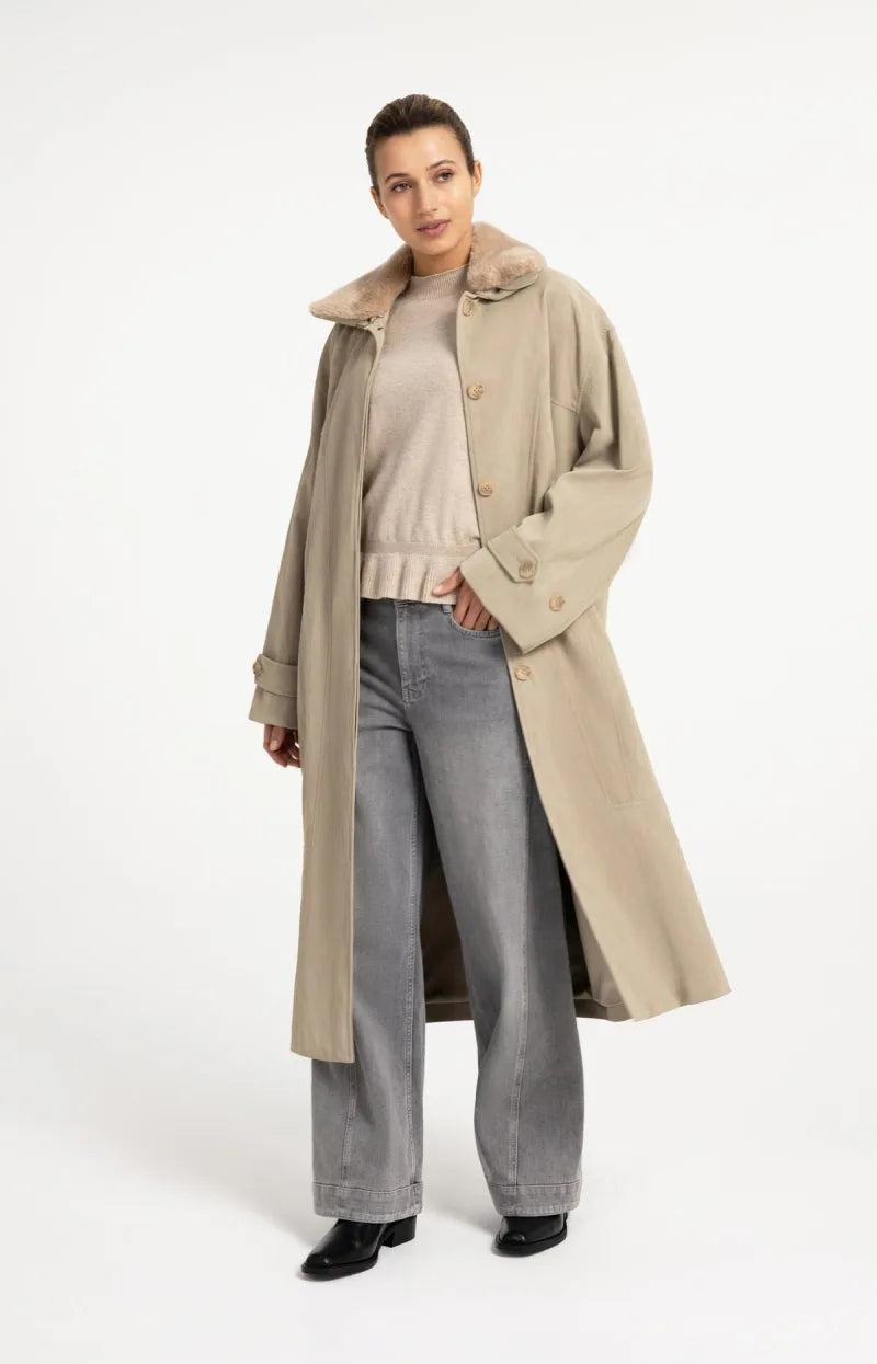 Mouwloze Gebreide Top Met Golvende Ribzoom van YAYA, kleur Light Beige Melange